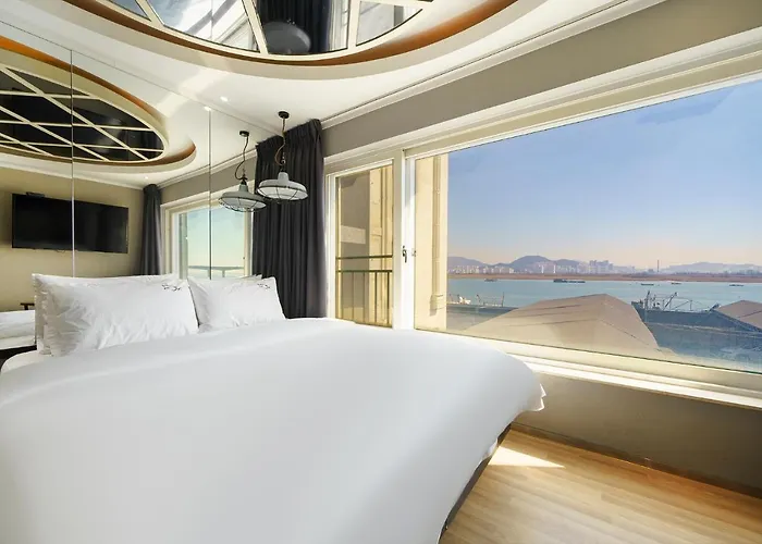 Jk Hotel 2*